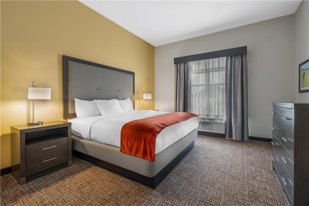 Фото B/w Plus Elizabethtown Inn & Suites