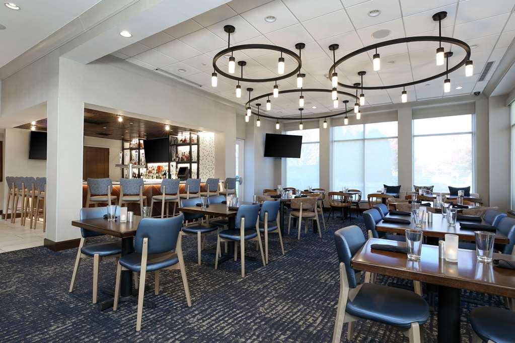 Фото Hilton Garden Inn Melville