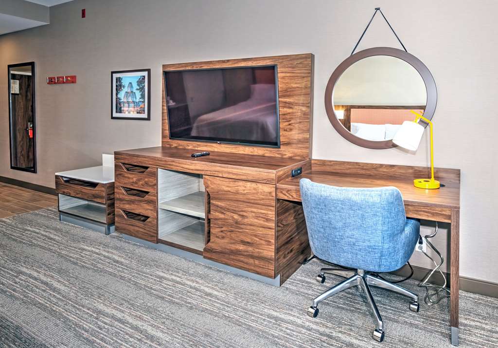 Фото Hampton Inn by Hilton Ottawa