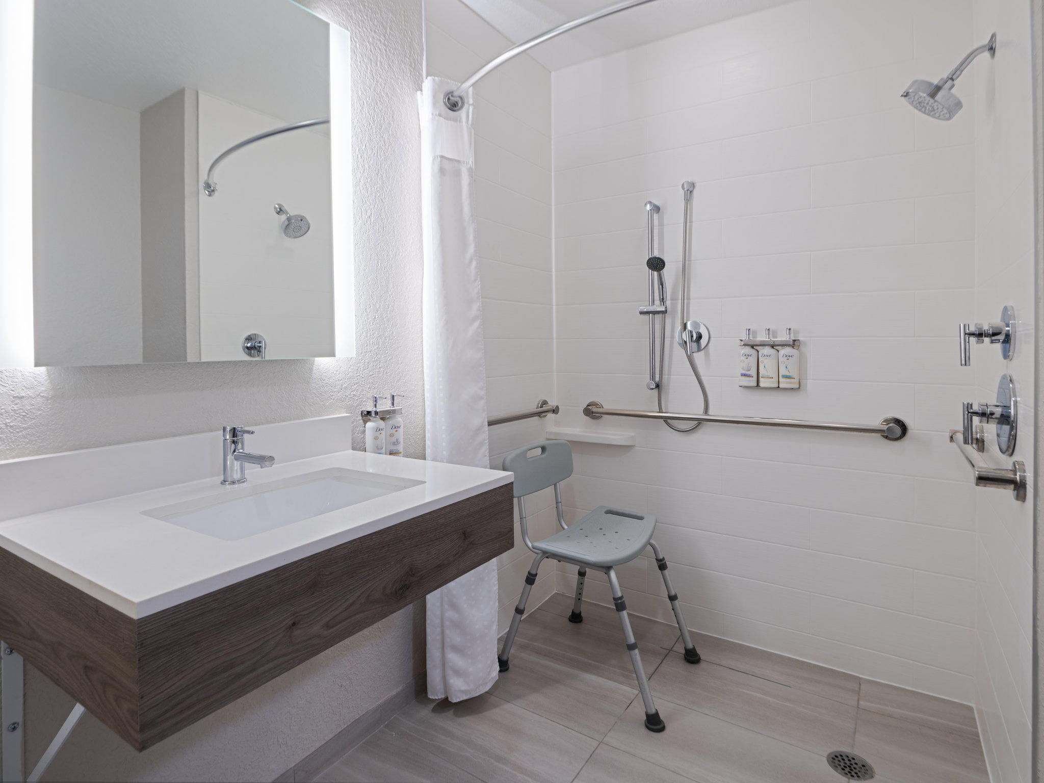 Фото Holiday Inn Express Hotel & Suites Lakeland North - I-4, an Ihg Hotel