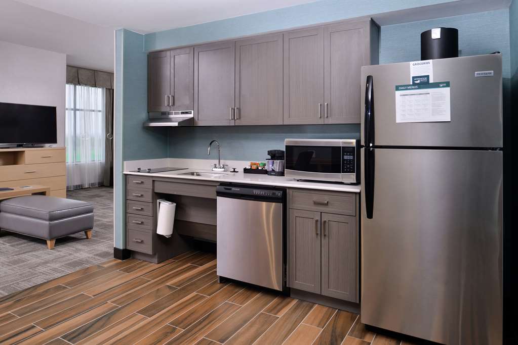 Фото Homewood Suites by Hilton Des Moines Airport