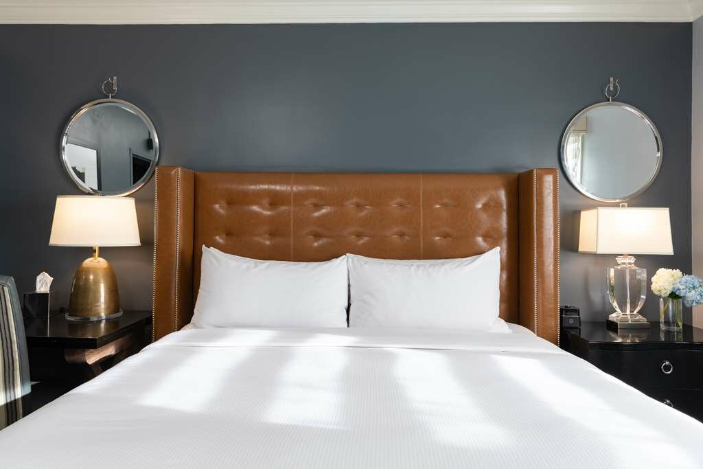 Фото The Campbell House Lexington, Curio Collection by Hilton