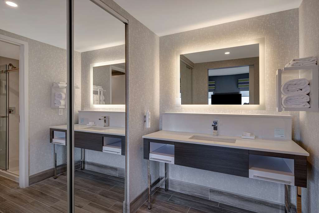 Фото Hampton Inn & Suites by Hilton Burlington Toronto