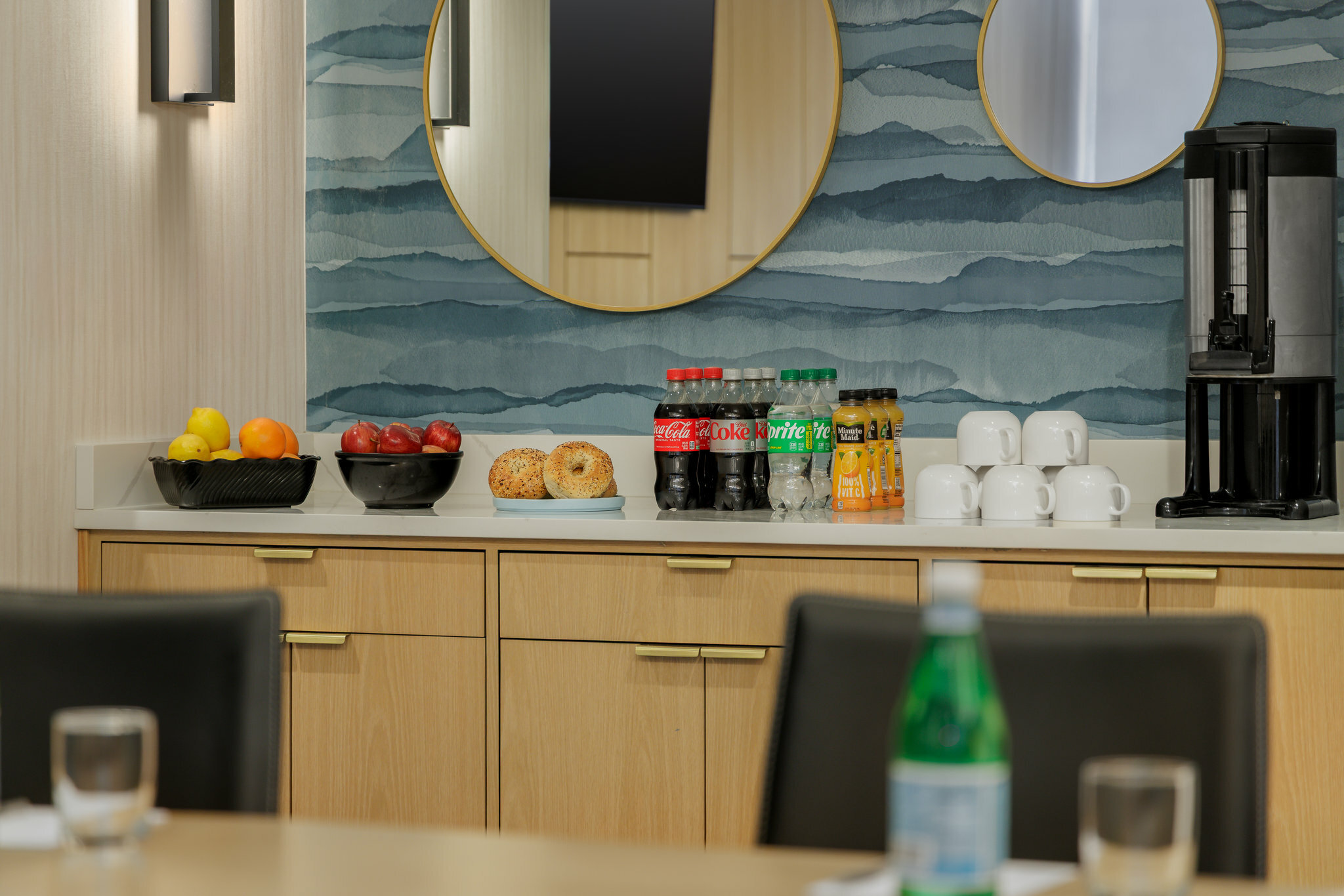 Фото Troy Inn & Suites