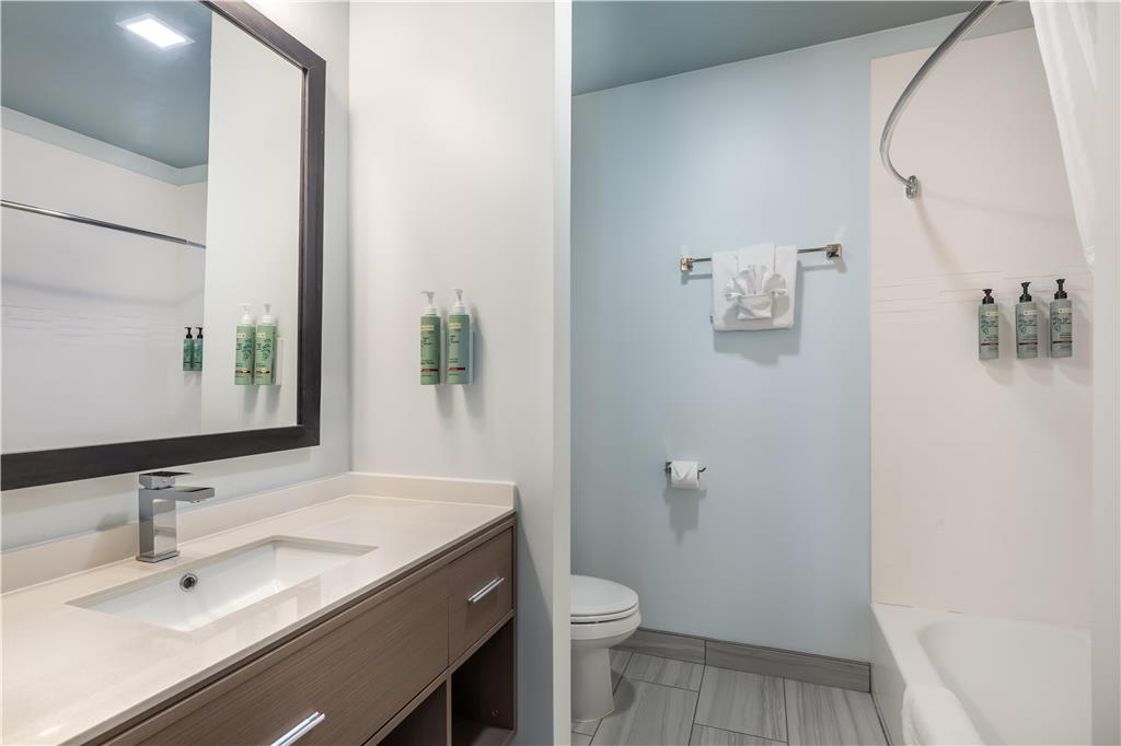 Фото Manchester Inn and Suites