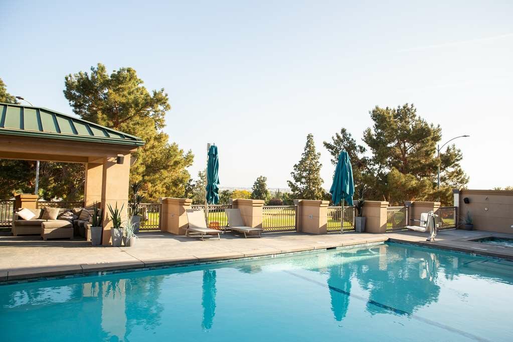 Фото Hilton Garden Inn Los Angeles Montebello