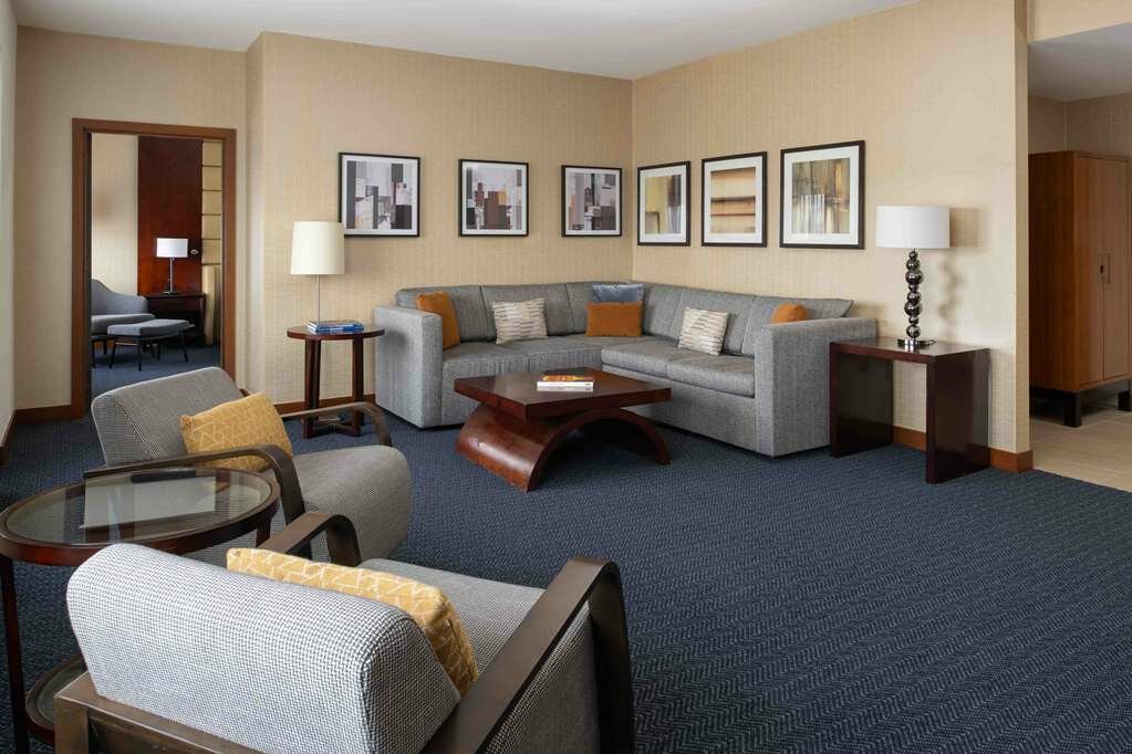 Фото Doubletree Hotel San Francisco Airport