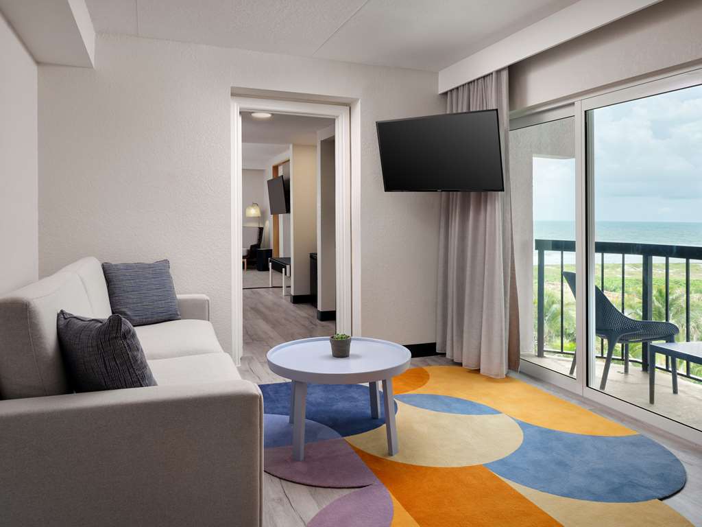 Фото Hilton Garden Inn Cocoa Beach Oceanfront