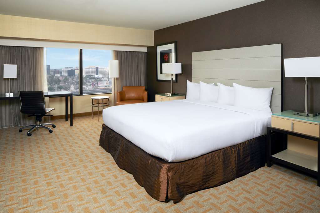 Фото Hilton Los Angeles Airport