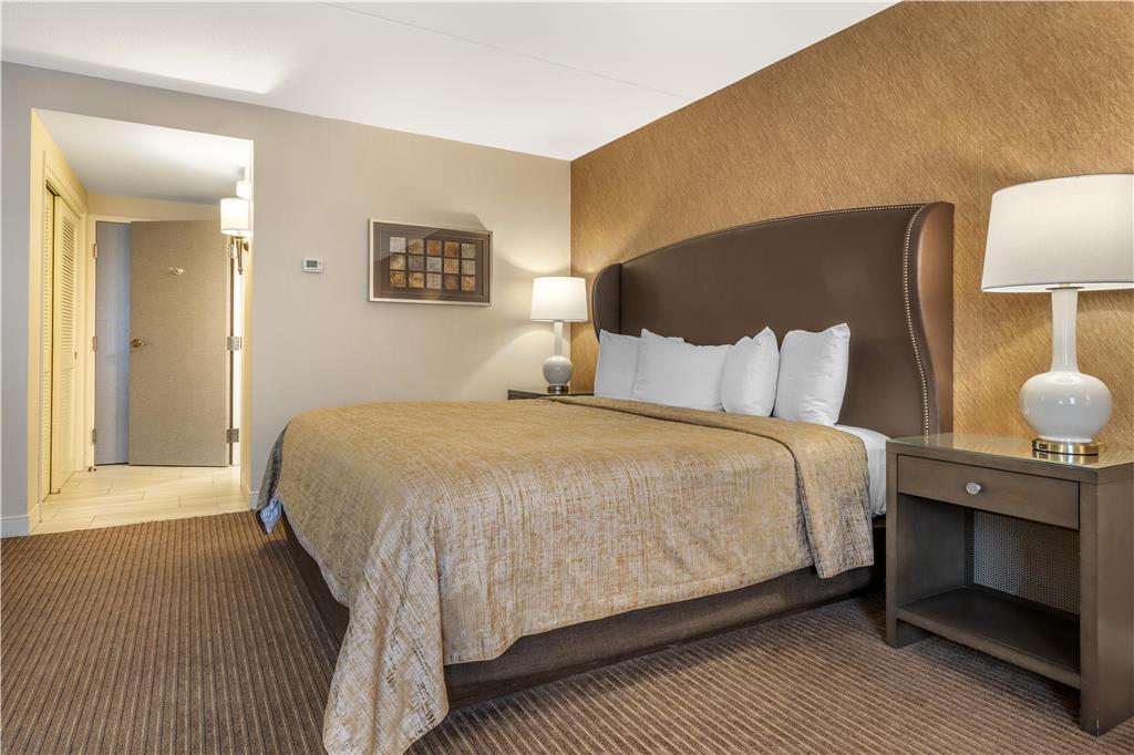 Фото Best Western Plus The Normandy Inn & Suites