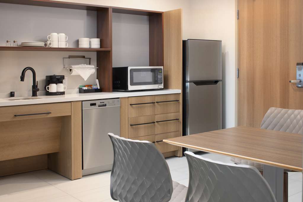 Фото Home2 Suites by Hilton Albuquerque Airport