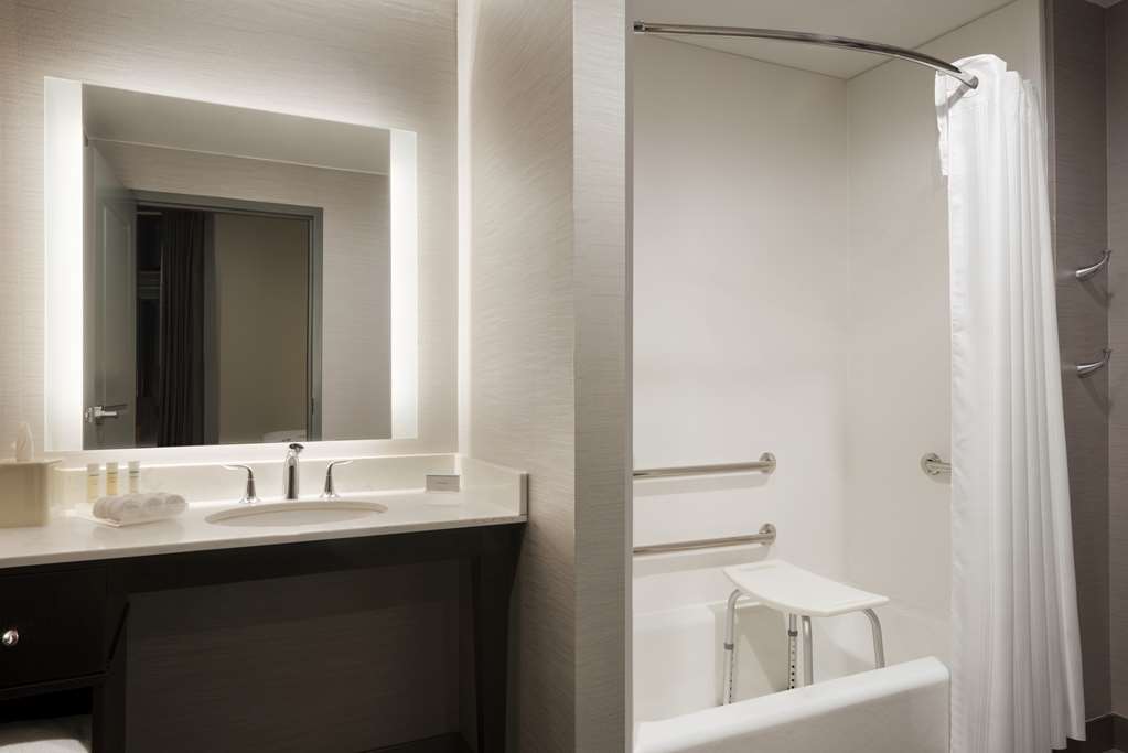 Фото Homewood Suites by Hilton Milwaukee Downtown