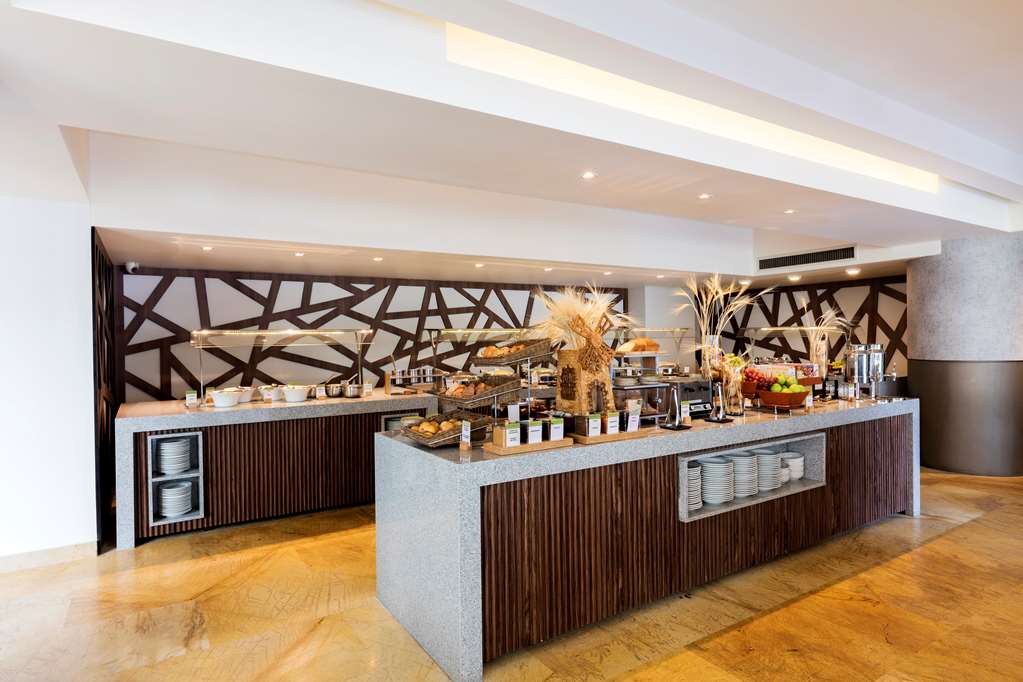 Фото Hilton Garden Inn Mexico City Santa Fe