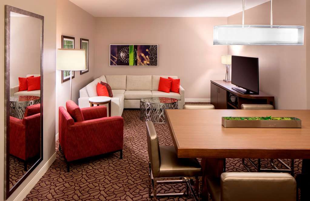 Фото Hilton Garden Inn Downtown Dallas