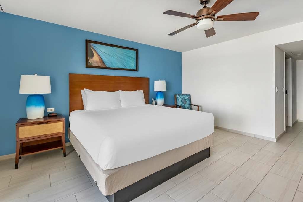 Фото Hilton Vacation Club Flamingo Beach St. Maarten