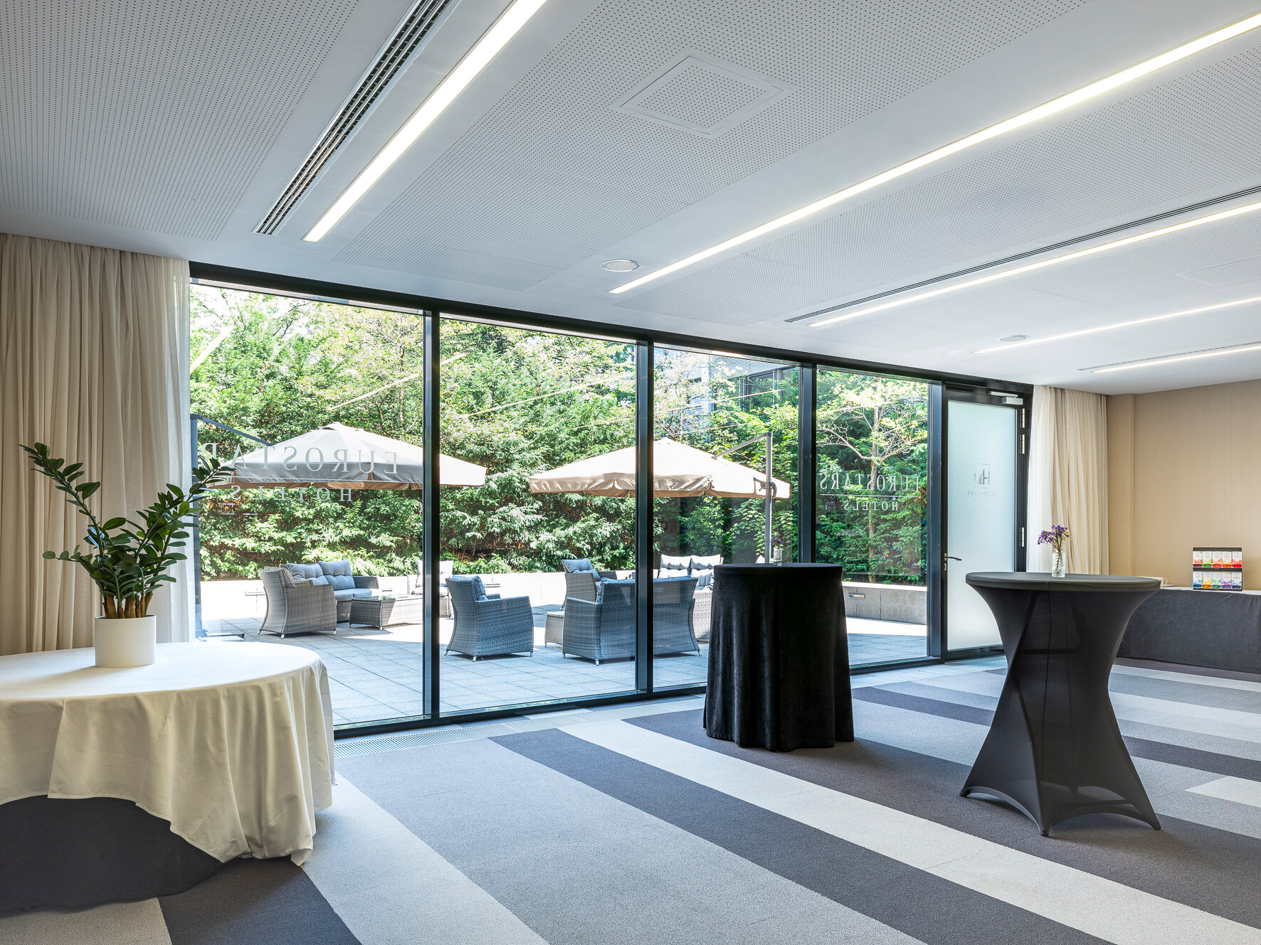 Фото Eurostars Book Hotel