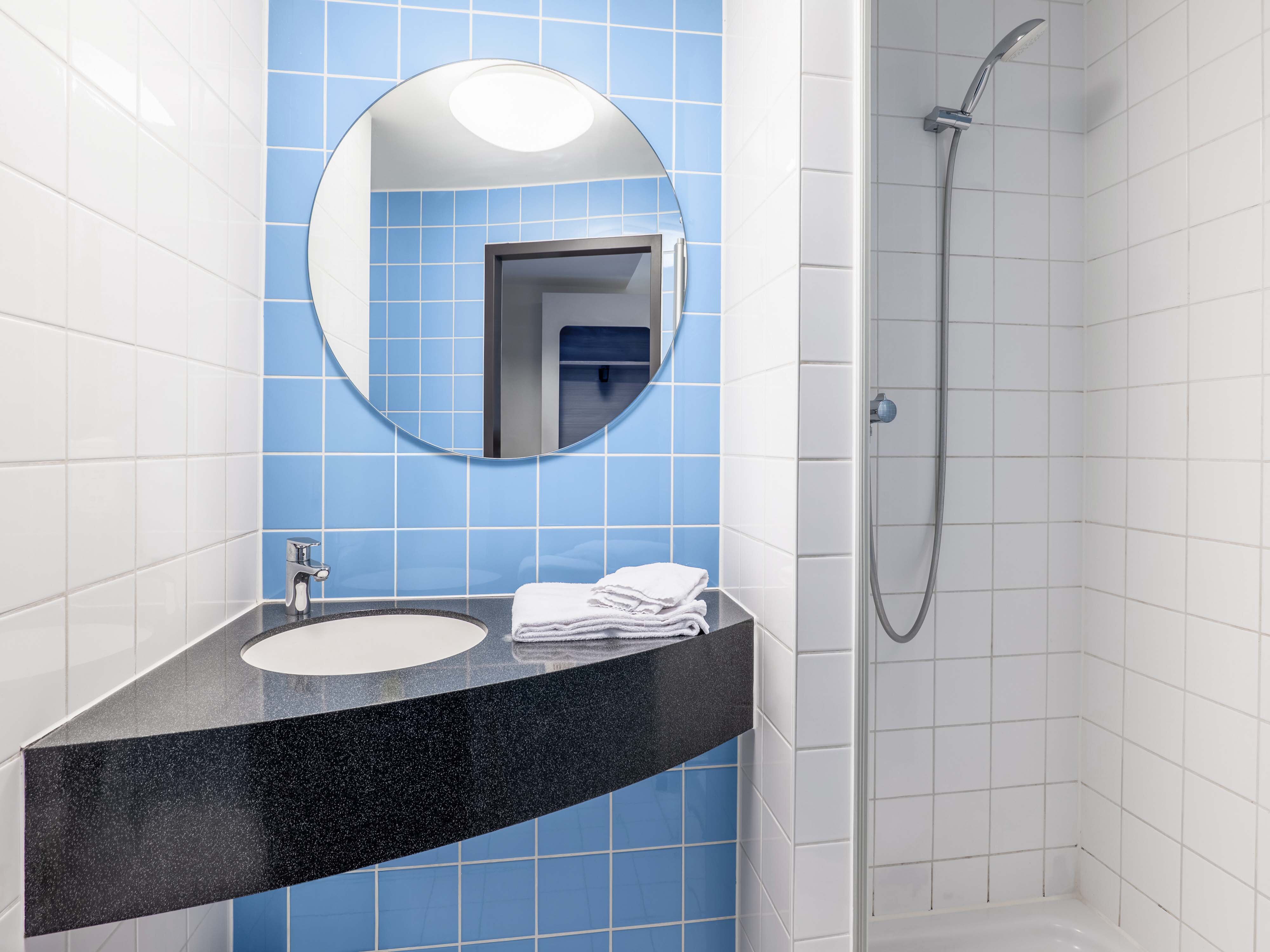 Фото B&b Hotel Heilbronn