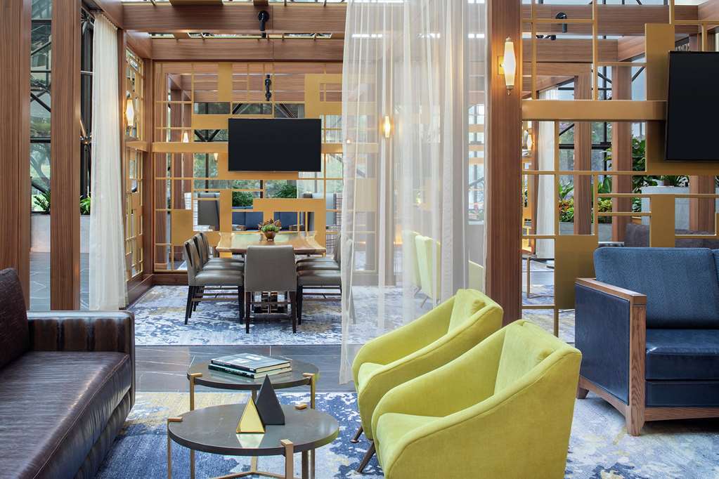 Фото DoubleTree by Hilton Hotel Newark Airport