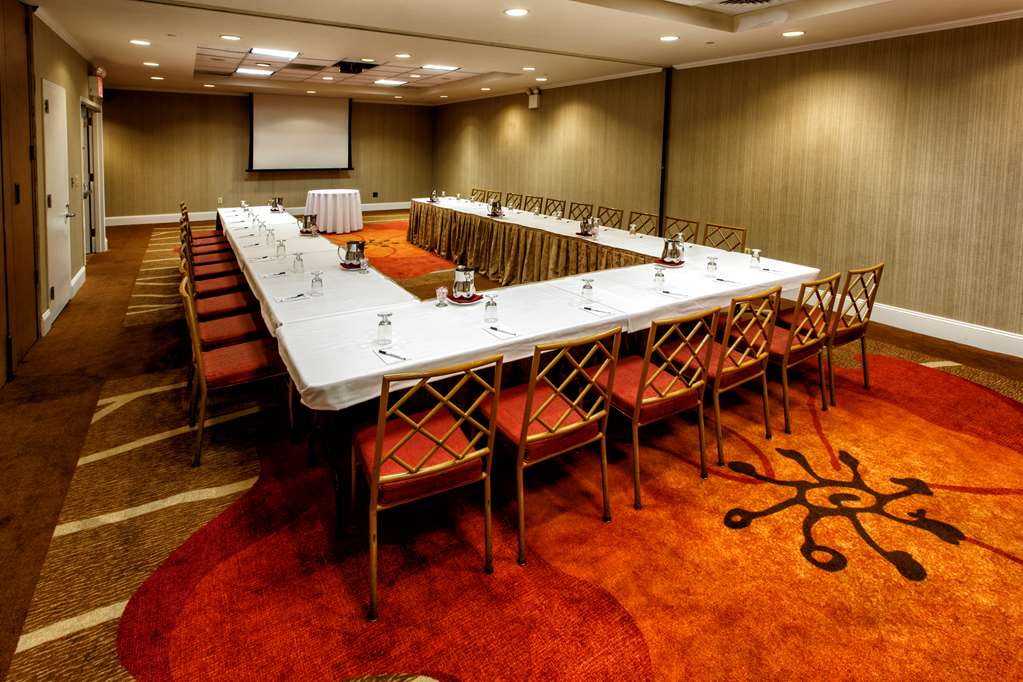 Фото Hilton Garden Inn New York/Staten Island