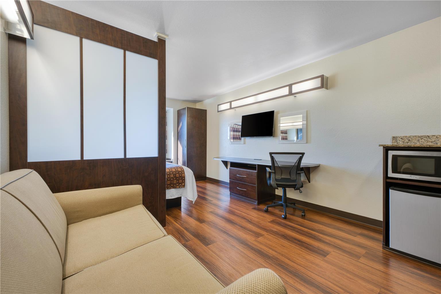 Фото SureStay Plus Hotel by Best Western Buckhannon