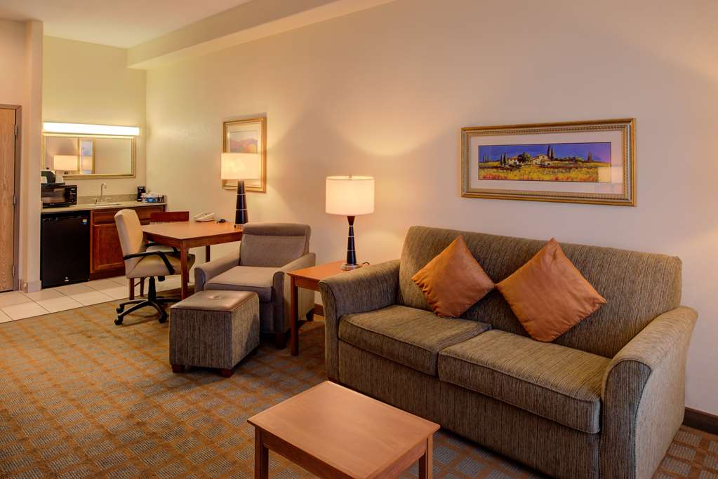 Фото Hampton Inn & Suites Ontario