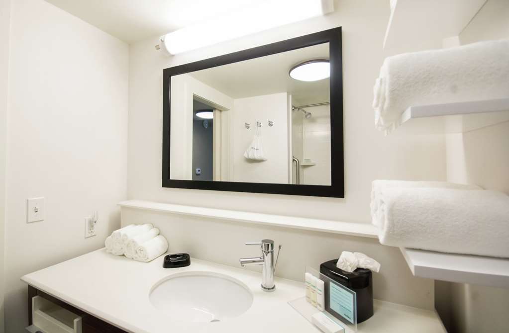 Фото Hampton Inn & Suites Orlando At SeaWorld