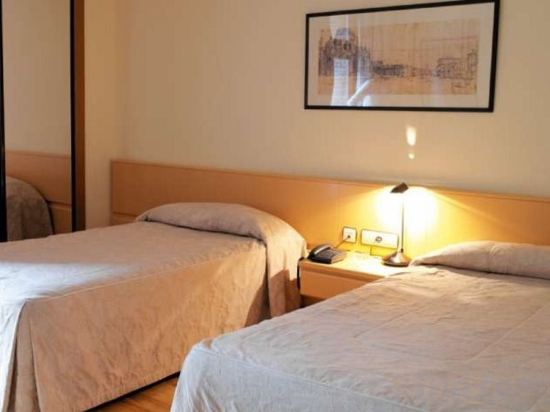 Фото Hotel Parquesur