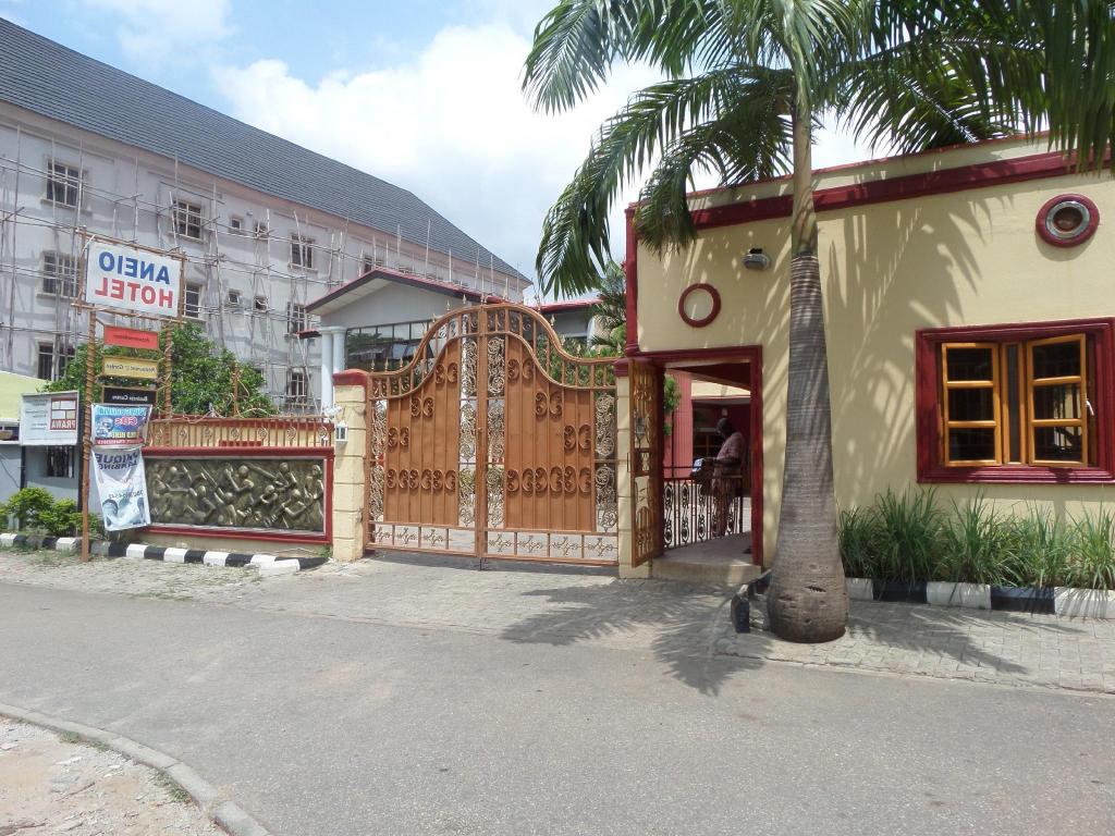 Фото отеля 2