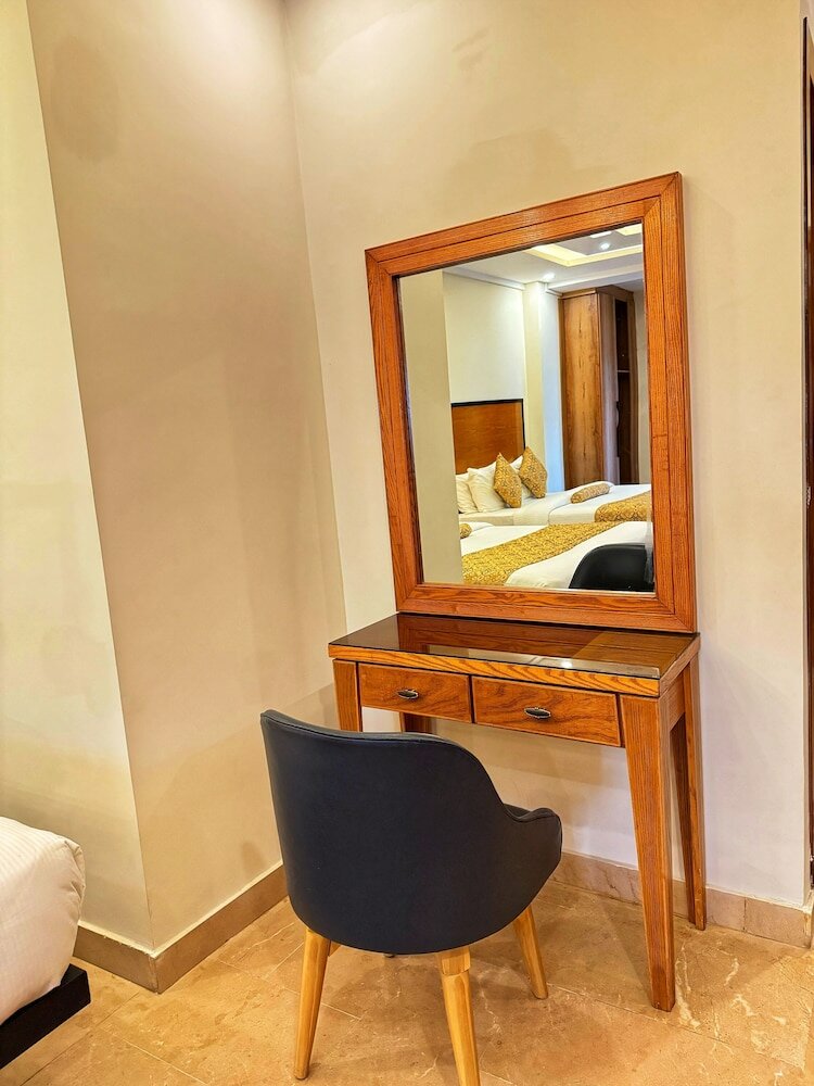 Фото Grand Islamabad Hotel