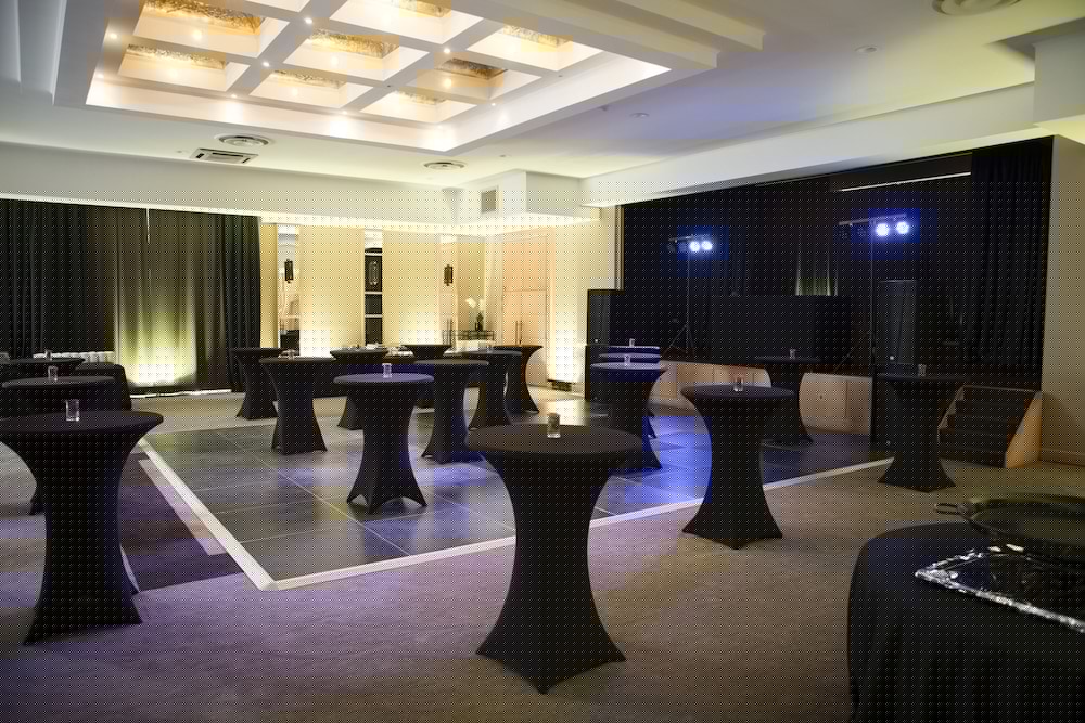 Фото Hotel Serwir