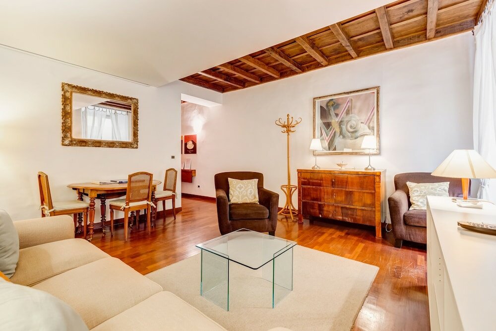 Фото Historical Apartment near Spanish Steps