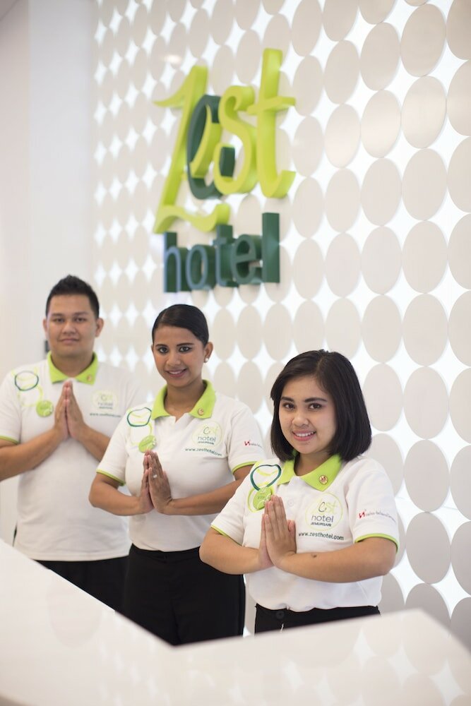 Фото Zest Jemursari by Swiss-Belhotel International