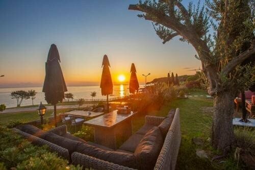 Гостиница Mavi Marin Boutique Hotel в Унье