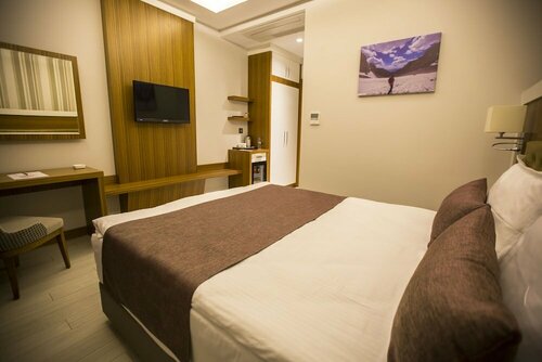 Гостиница Honour Hotel в Нигде
