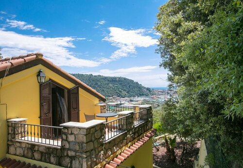 Гостиница Villa Monte Enrico в Вентимилии