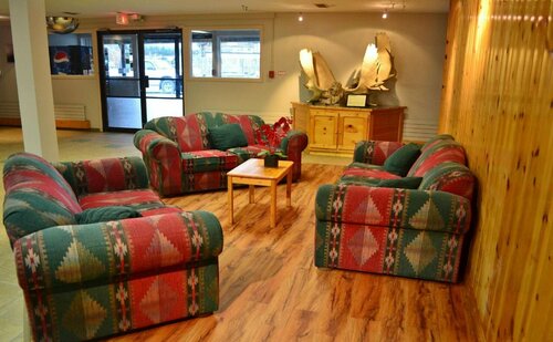 Гостиница Canadas Best Value Inn River View Hotel в Уайтхорс