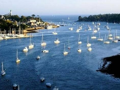 Гостиница Le Cornouaille Hotel в Кемпере