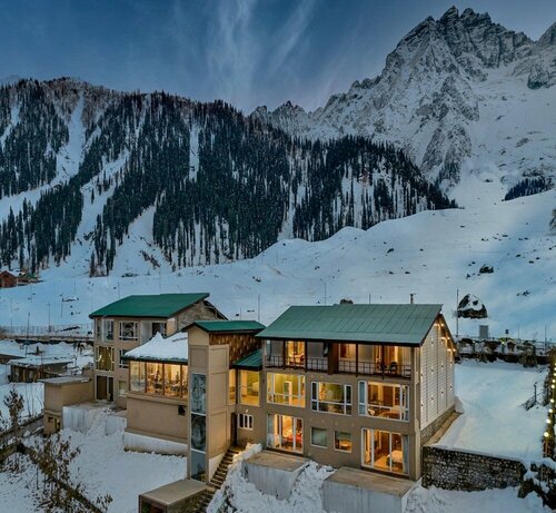 Hotel Snowland Sonmarg