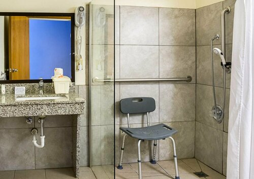 Гостиница Quality Inn & Suites Clackamas Portland в Лейк Освего