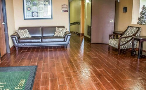 Гостиница Quality Inn в Кантоне