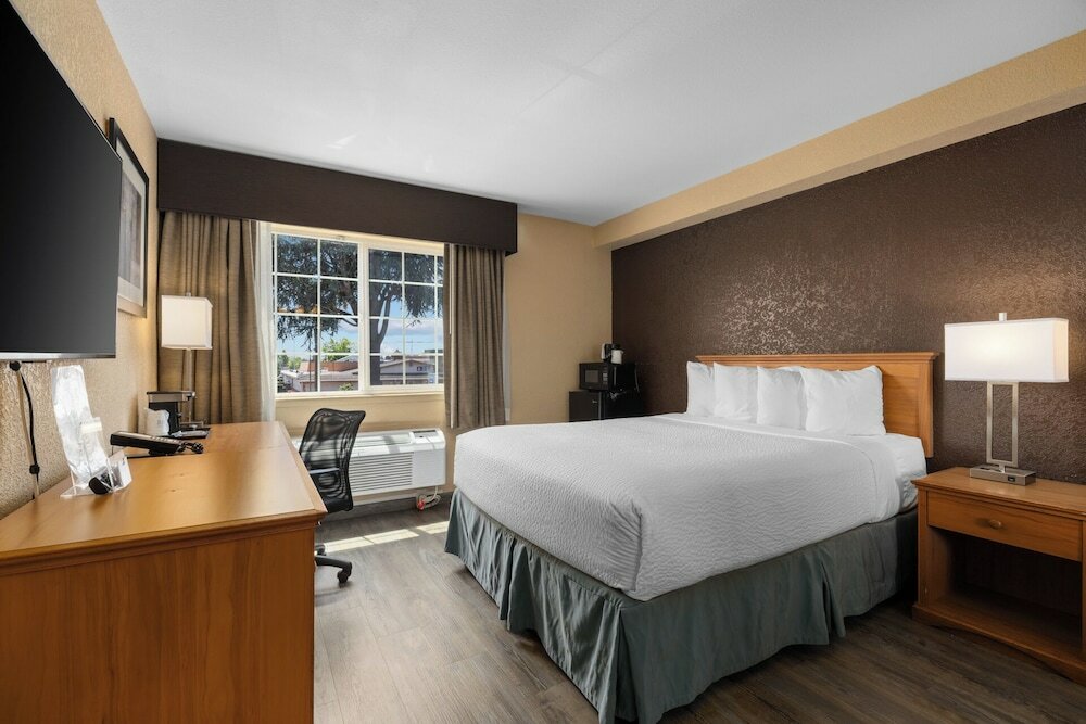Фото Ramada by Wyndham Portland