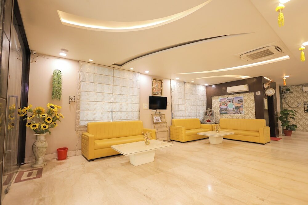 Фото Hotel Krishnam