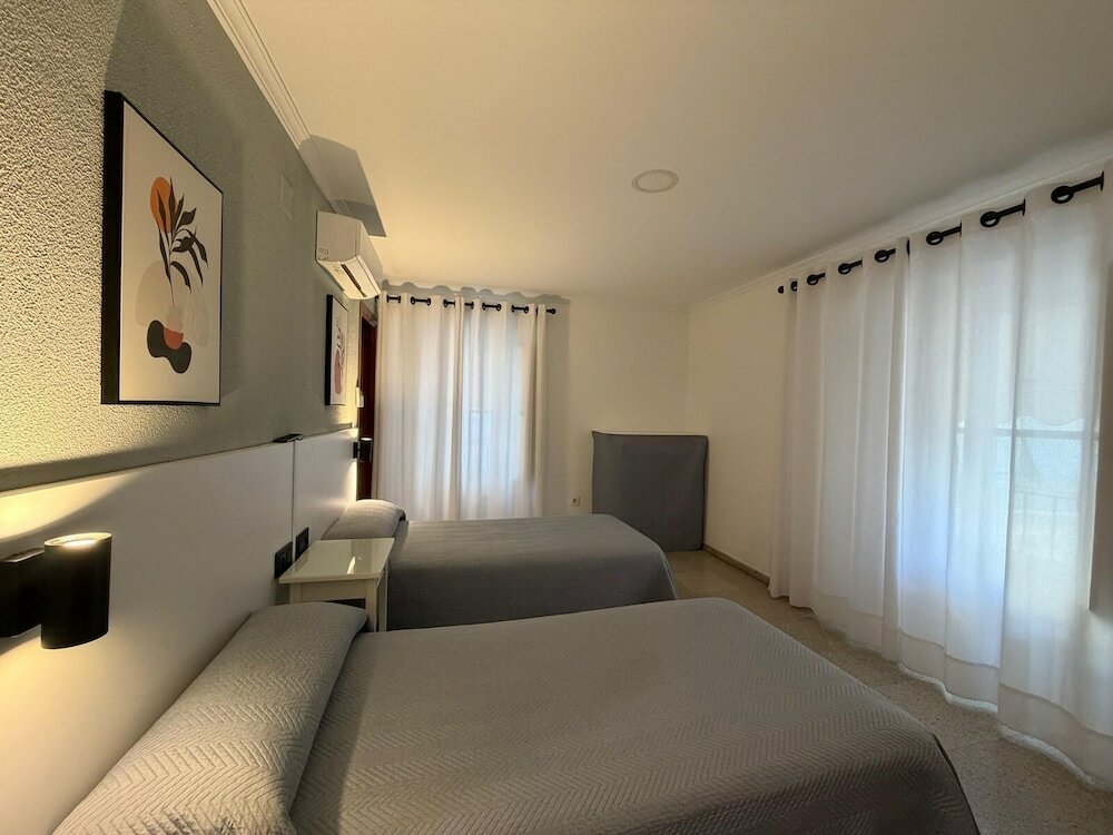 Фото Hostal Bahia