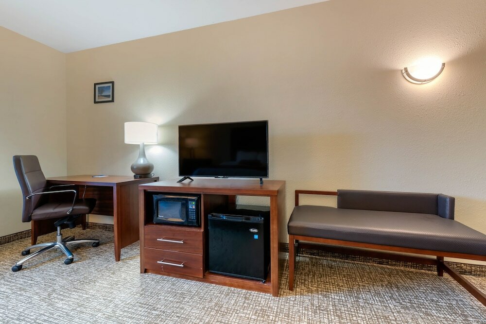 Фото Comfort Inn & Suites