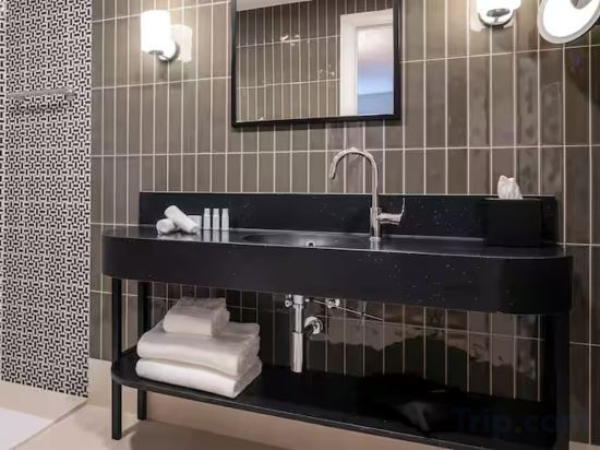 Фото DoubleTree by Hilton Brussels City