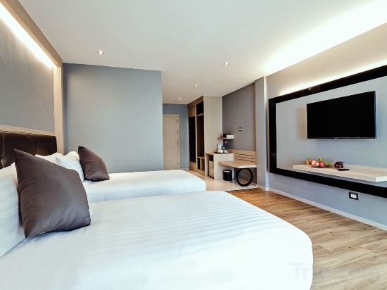 Фото Three Sukhumvit Hotel