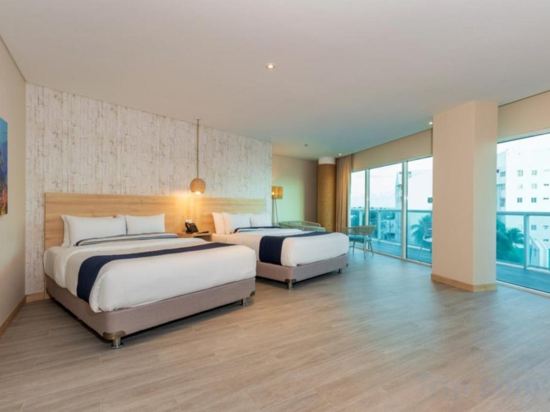 Фото Aquamare Hotel