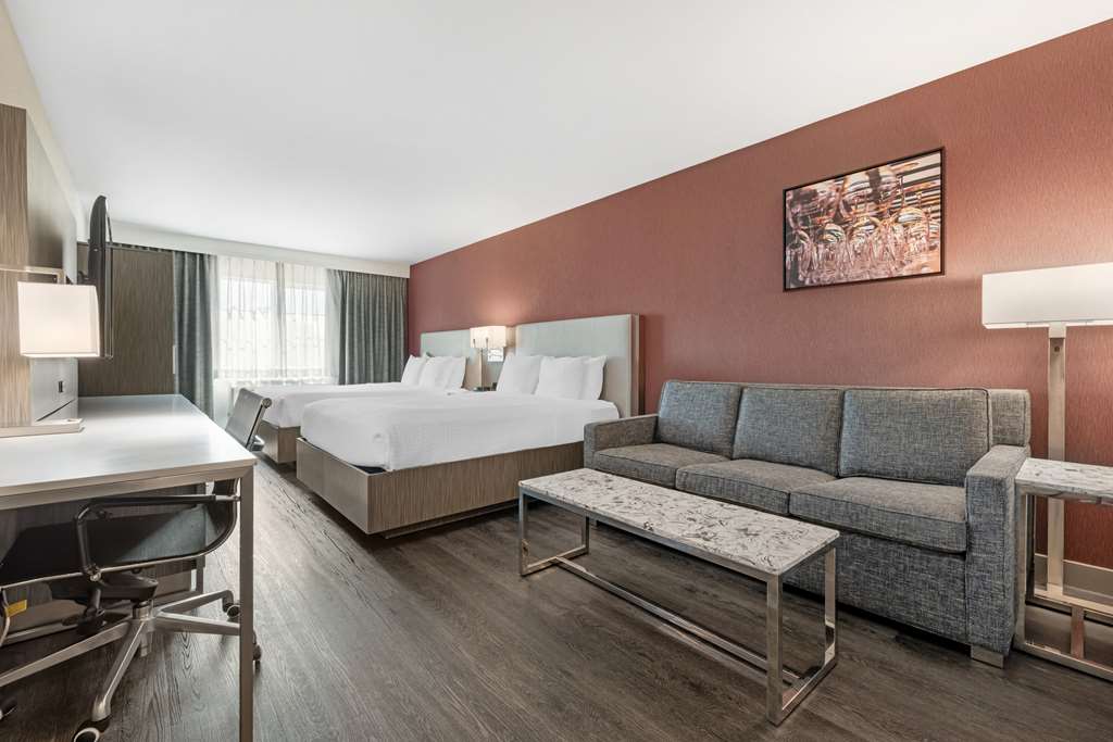 Фото Best Western Plus Temecula Wine Country Hotel &Suites