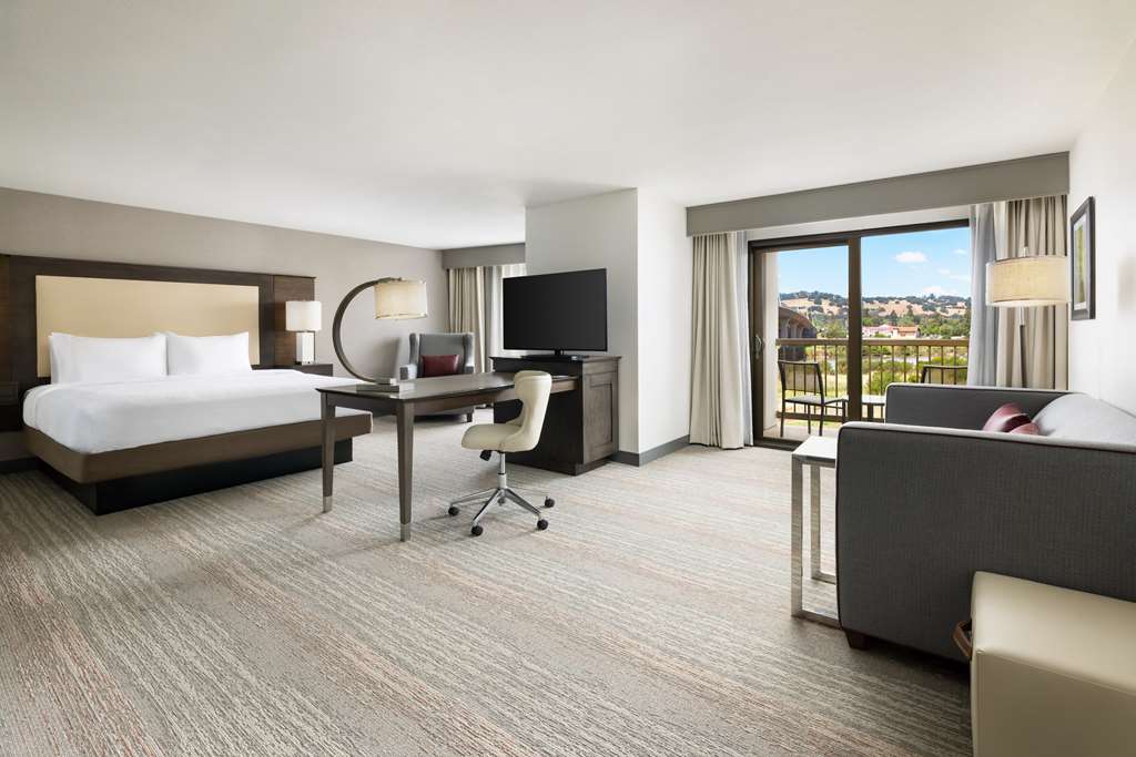 Фото Hampton Inn & Suites Napa
