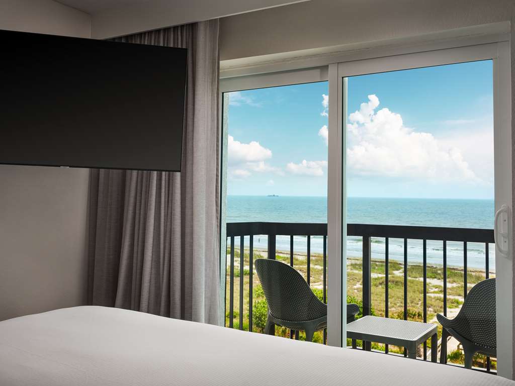 Фото Hilton Garden Inn Cocoa Beach Oceanfront